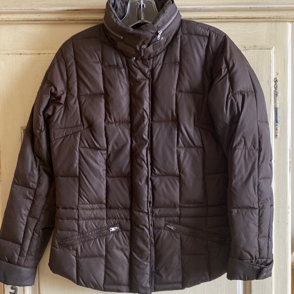 Womyn small hidden zipper hooded puffer Jacket